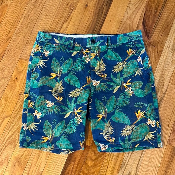 Old Navy Other - Floral Blue Shorts Men’s Size 38